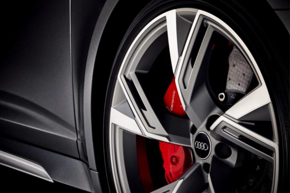Se billederne: Ny Audi RS6 med 600 hestekræfter
