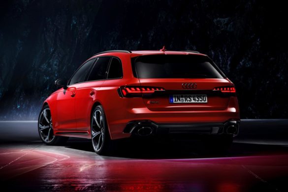 Se billederne:  Endnu mere vildskab i Audi RS4